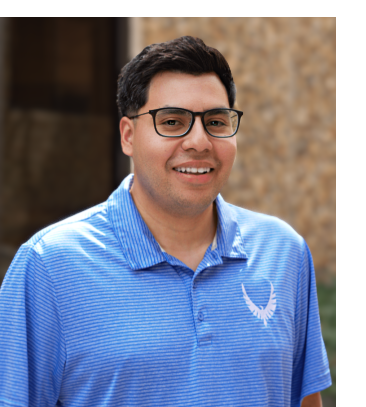 Oscar Hernandez Credit Ananlyst se habla espanol
